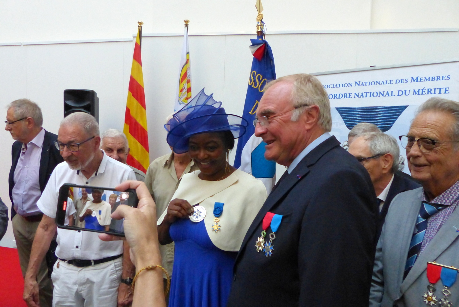 Remise de la médaille des 60 ans de la création de l'ONM par leprésident Patrick Sandevoir 