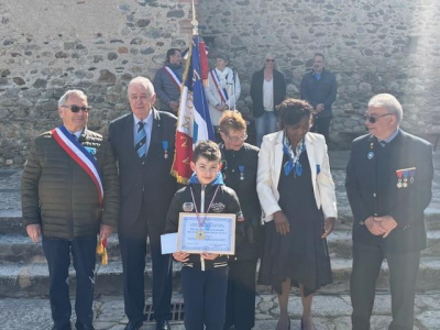 Le jeune Guinguettois Léo Rédondo Henriques lors de la cérémonie